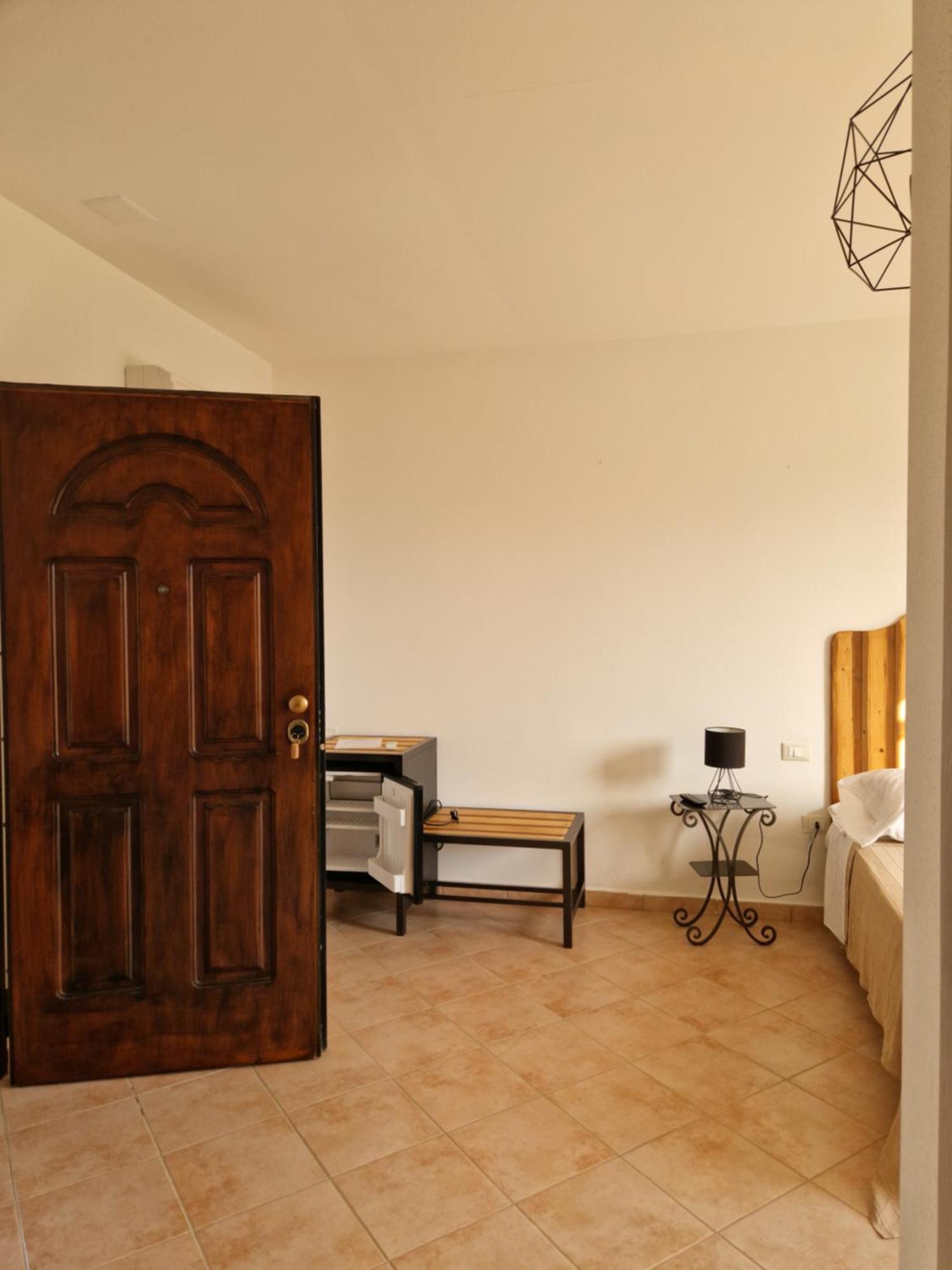 סנטה מריה לה פלמה Tenute Delogu Wine Resort (Adults Only) מראה חיצוני תמונה